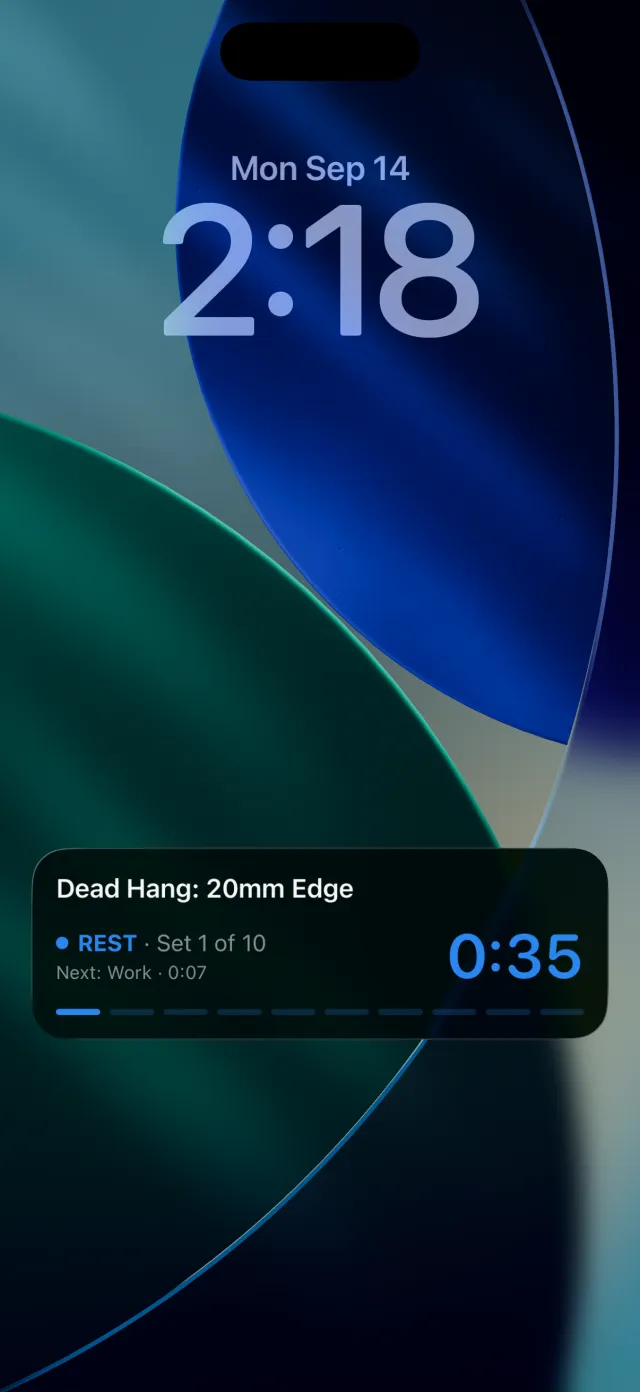 Crimpd Live Activity on the iPhone lock screen, showing 35 seconds of rest before the next hang